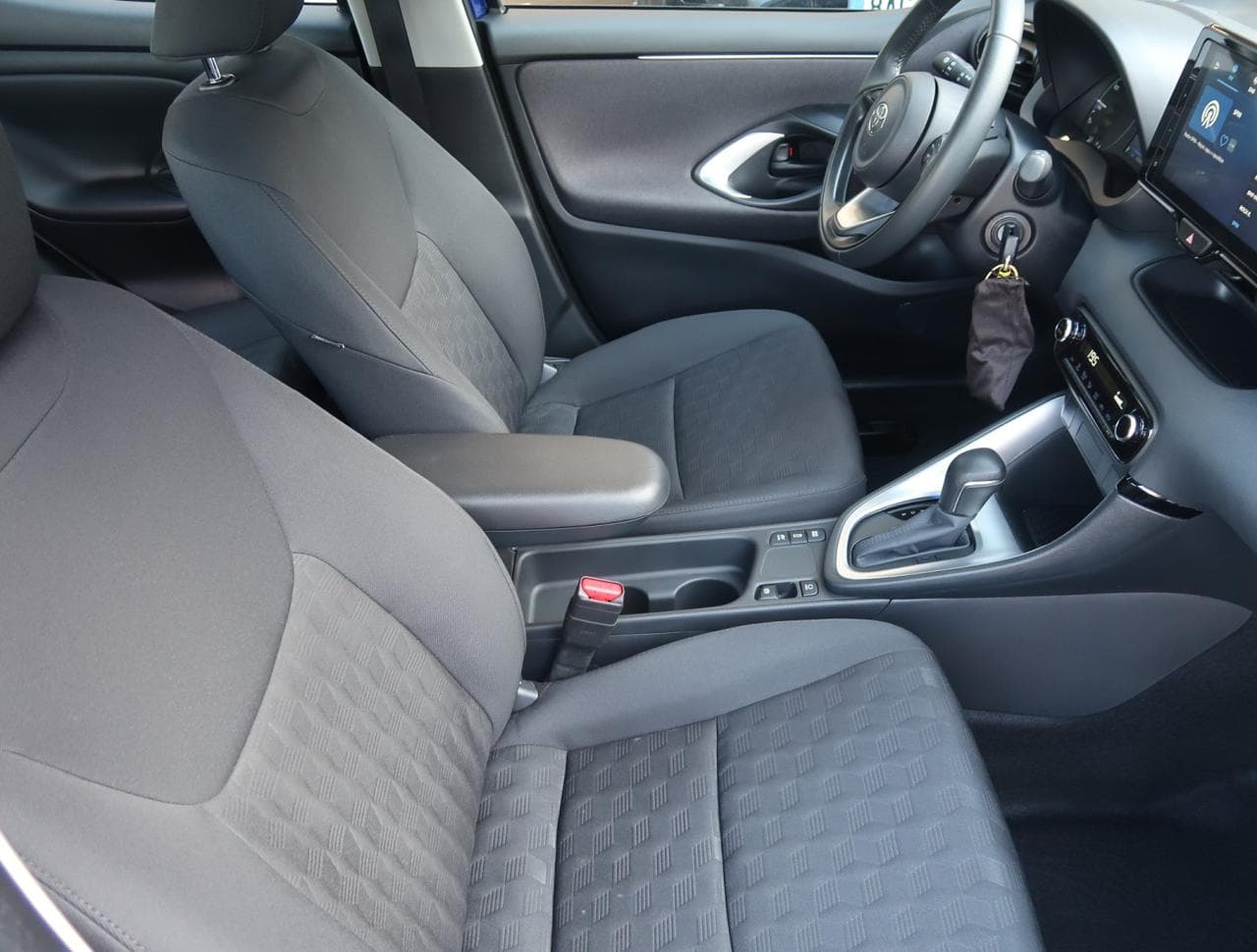 2024 Toyota YARIS - 21