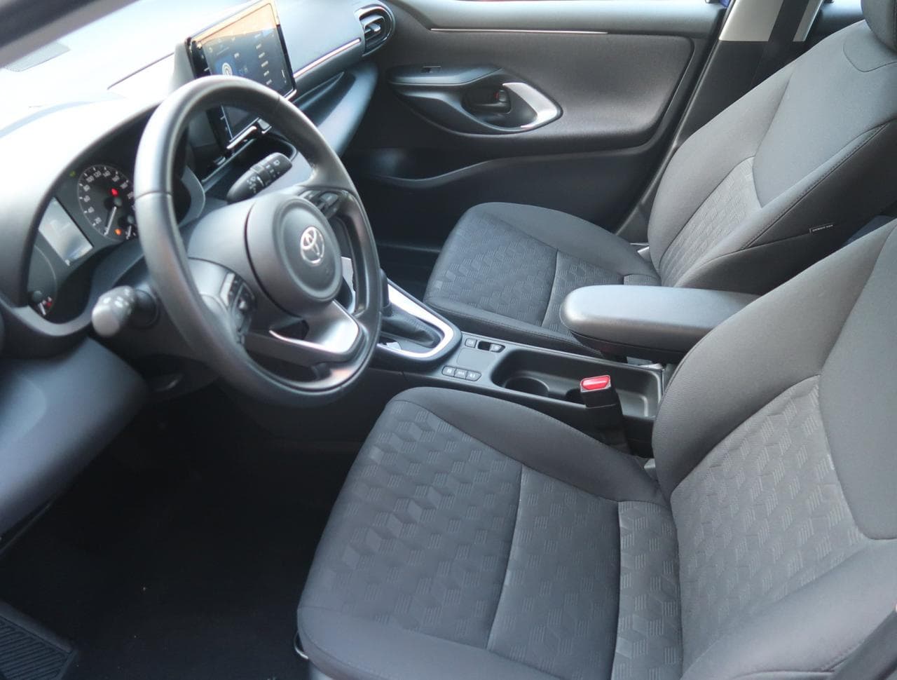 2024 Toyota YARIS - 29