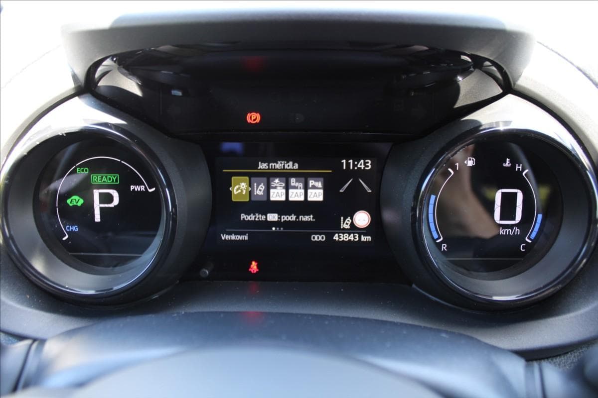 2022 Toyota YARIS - 17