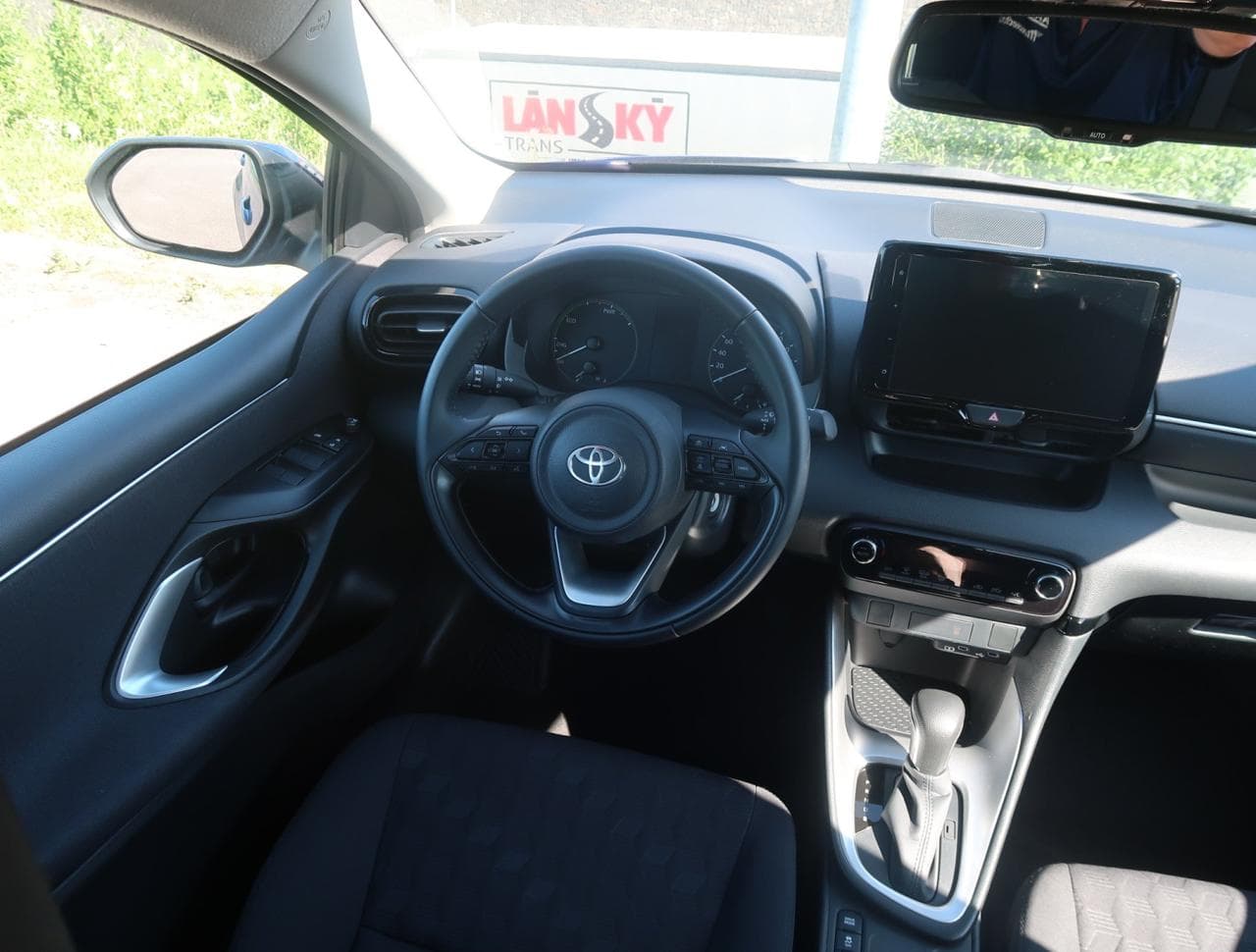 2025 Toyota YARIS - 15