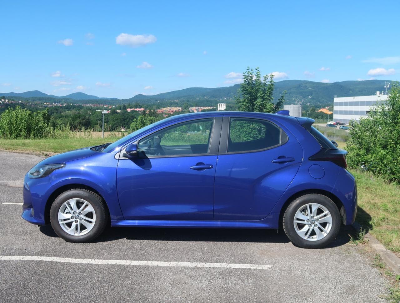 2025 Toyota YARIS - 6