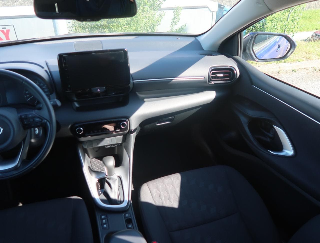 2025 Toyota YARIS - 19