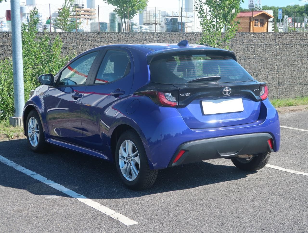 2025 Toyota YARIS - 8