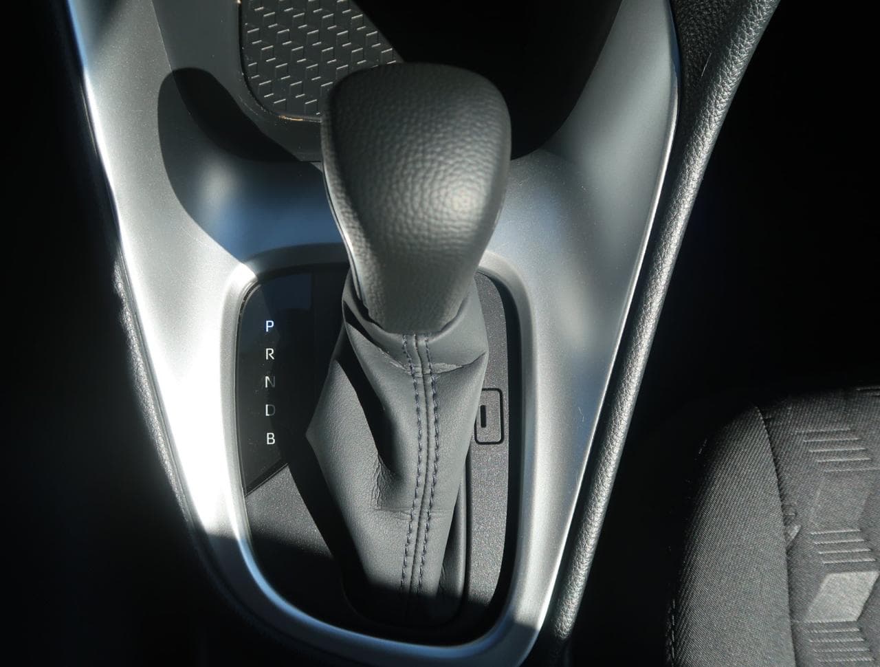 2025 Toyota YARIS - 34