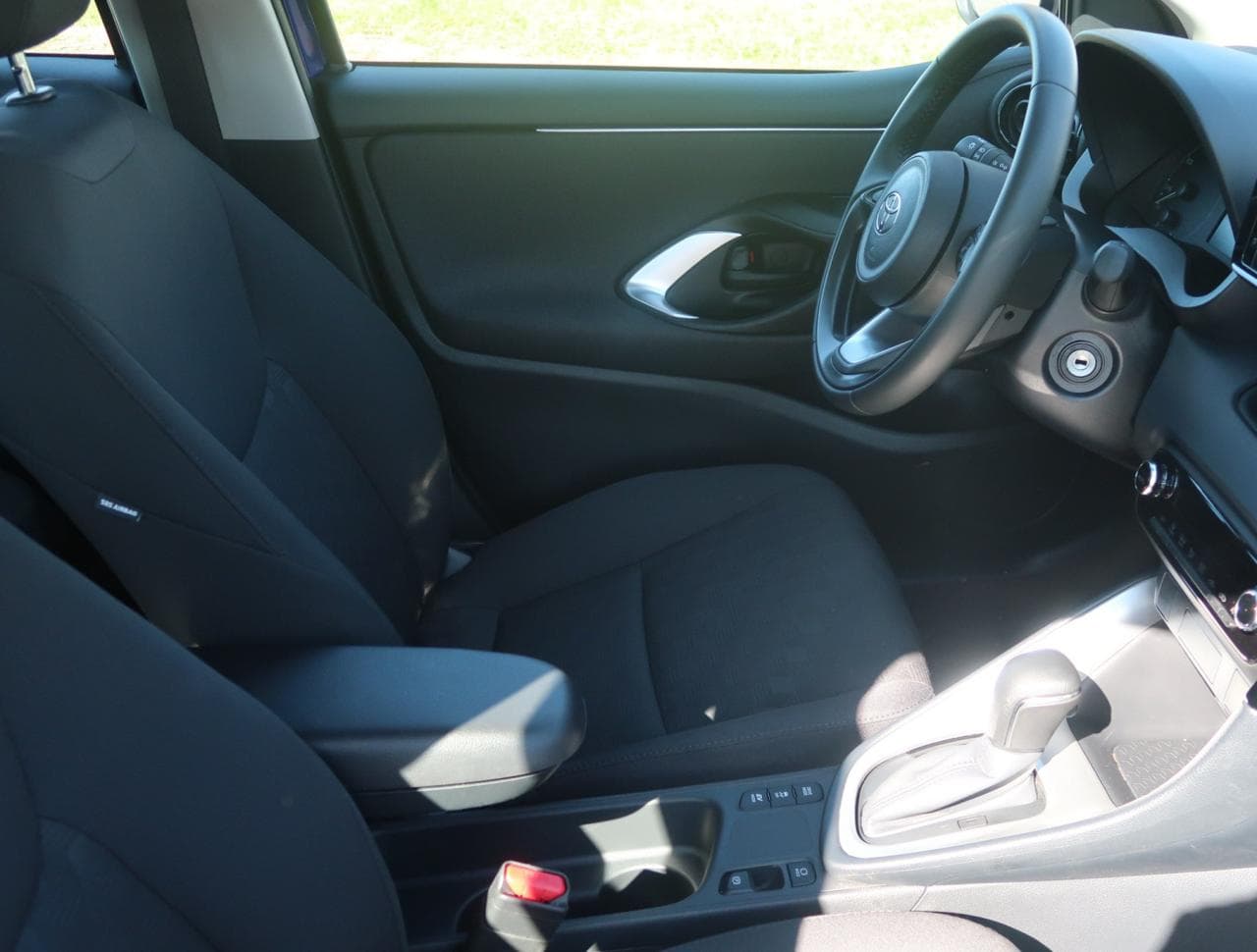 2025 Toyota YARIS - 21