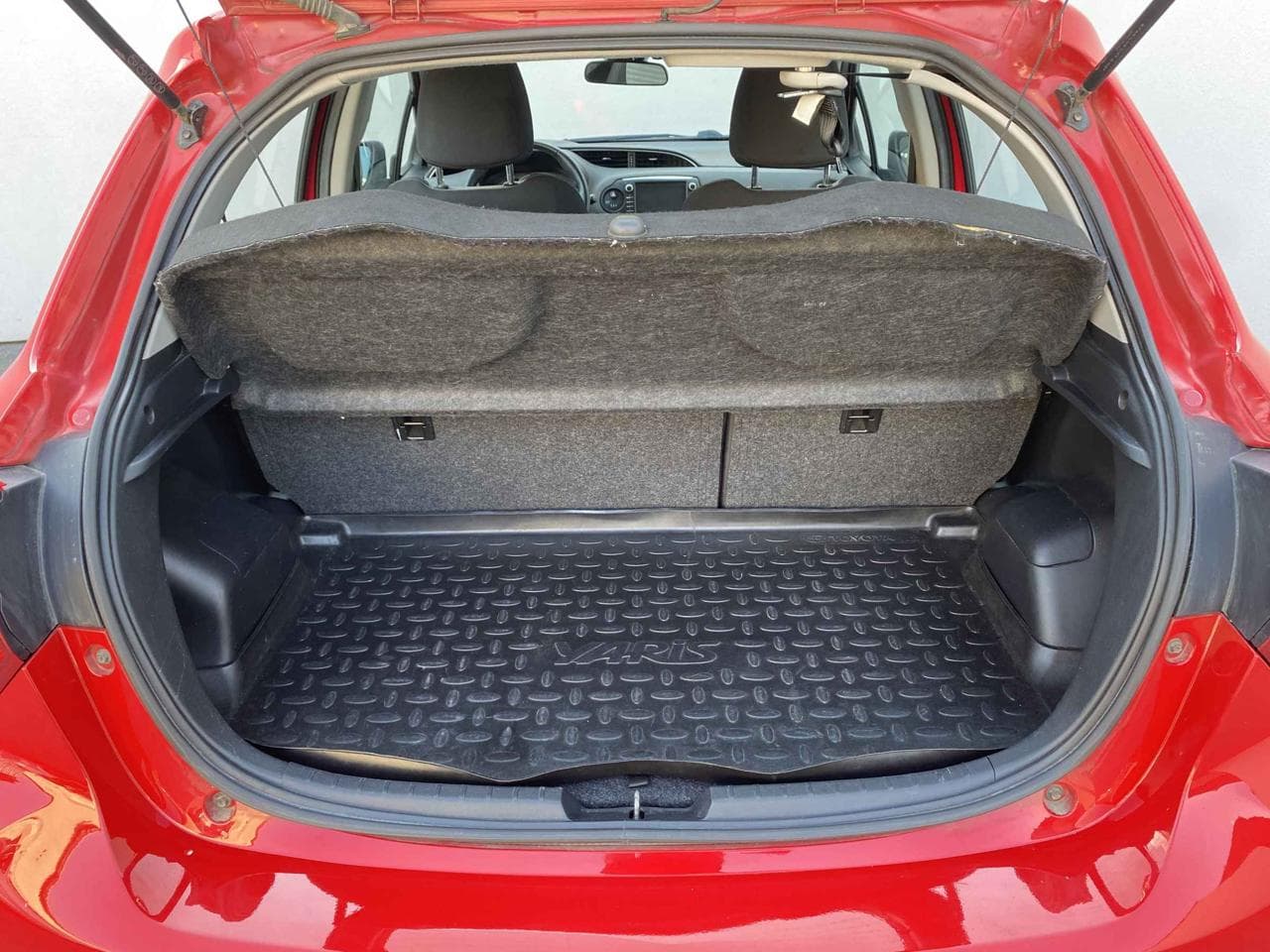 2019 Toyota YARIS - 13