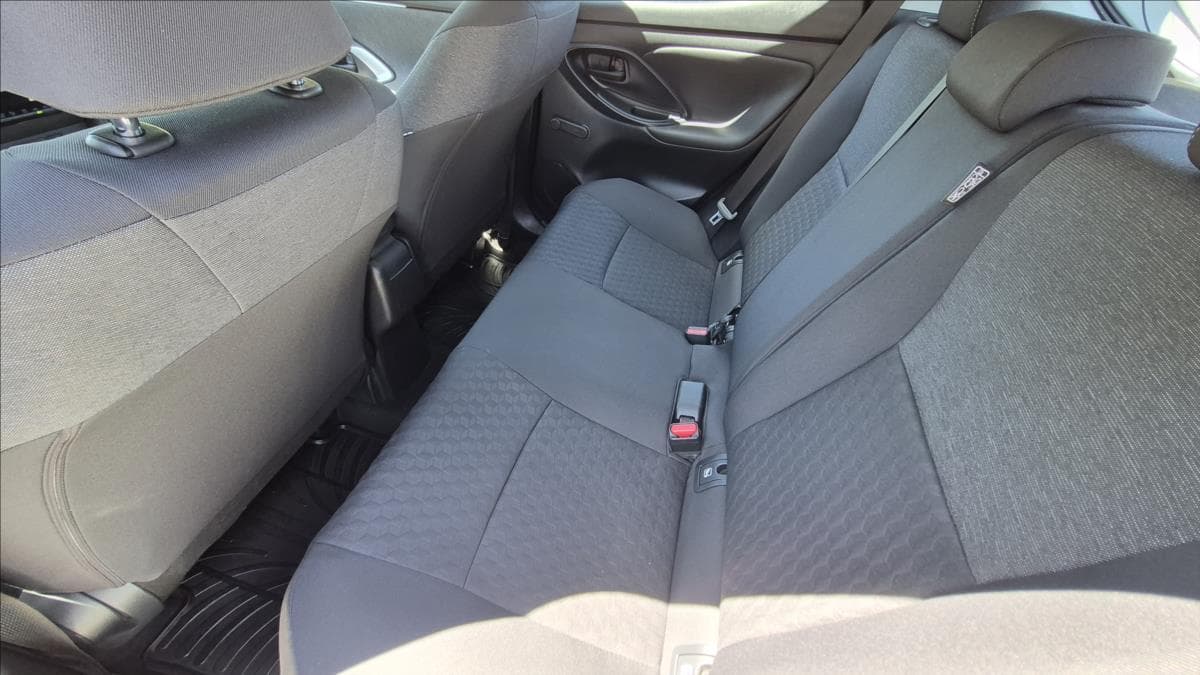 2021 Toyota YARIS - 10
