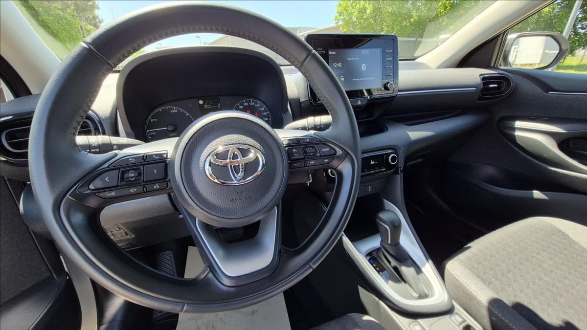 2021 Toyota YARIS - 11