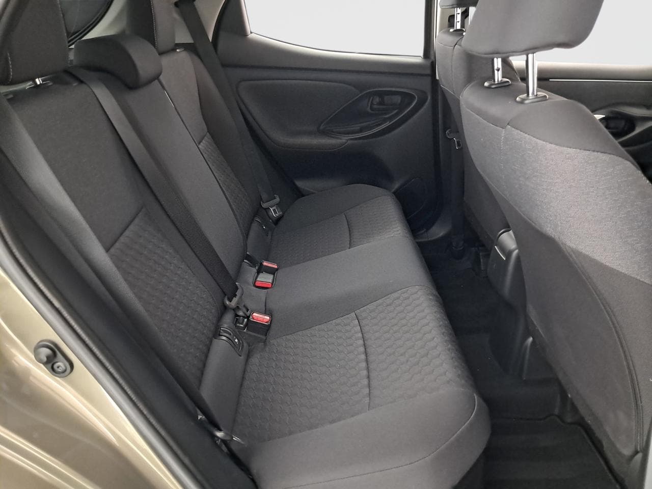 2021 Toyota YARIS - 12