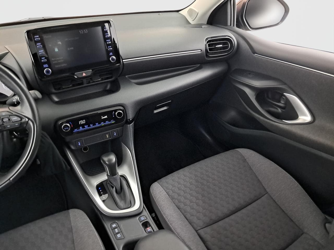 2021 Toyota YARIS - 9