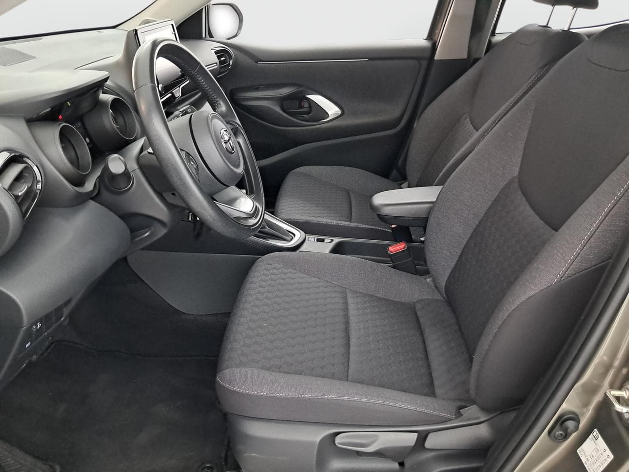 2021 Toyota YARIS - 18