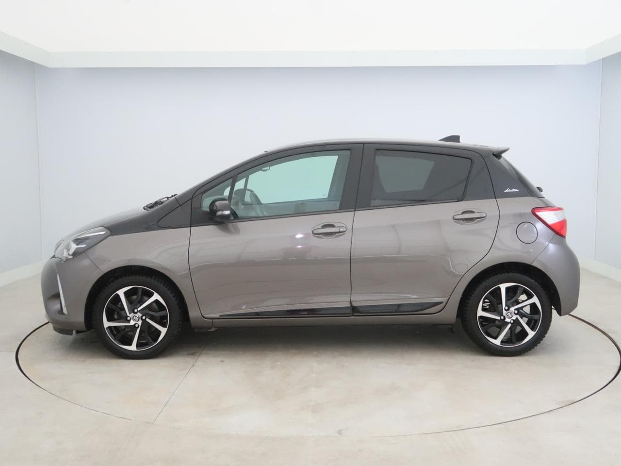 2020 Toyota YARIS - 4