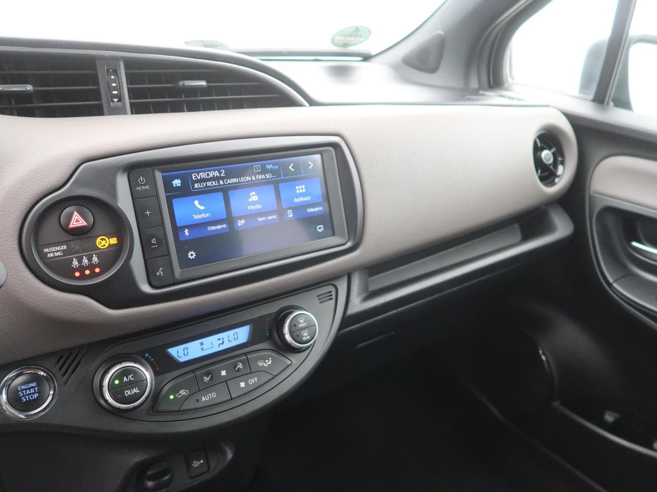 2020 Toyota YARIS - 18