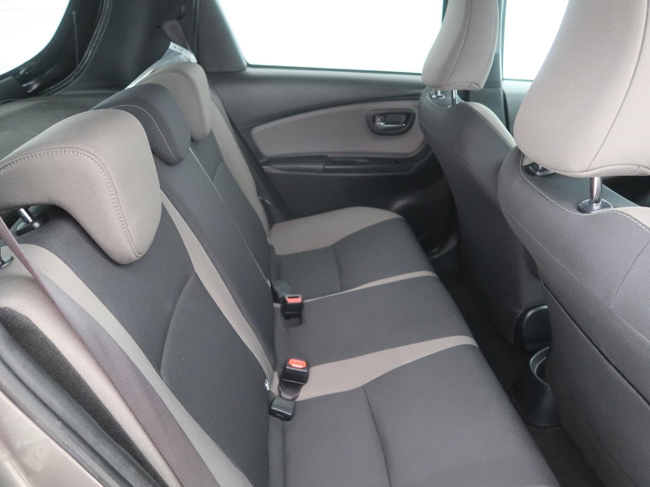 2020 Toyota YARIS - 13