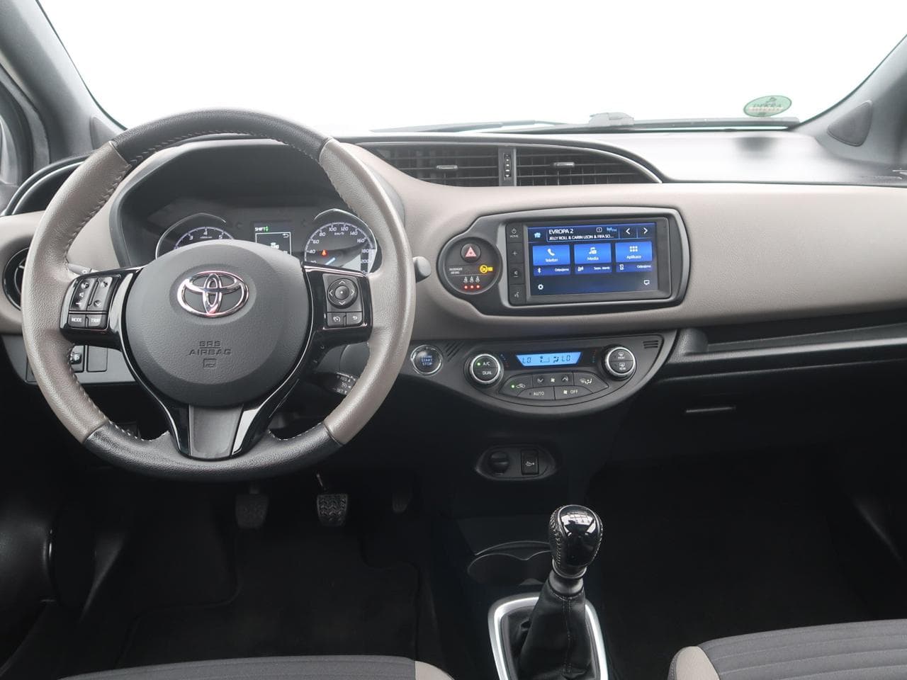 2020 Toyota YARIS - 10