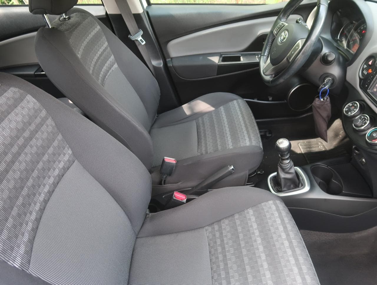 2017 Toyota YARIS - 12