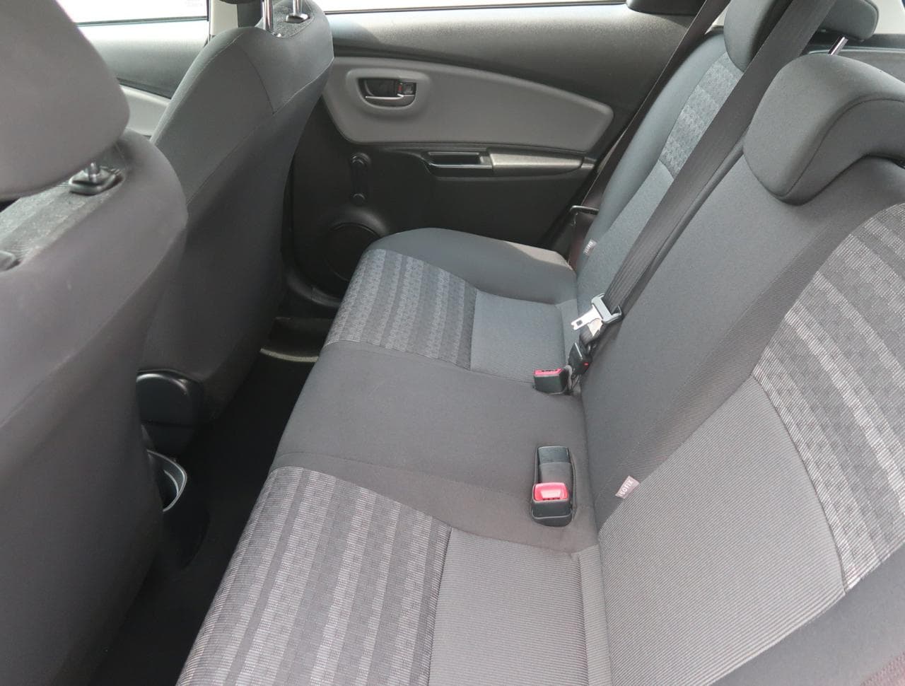 2017 Toyota YARIS - 15