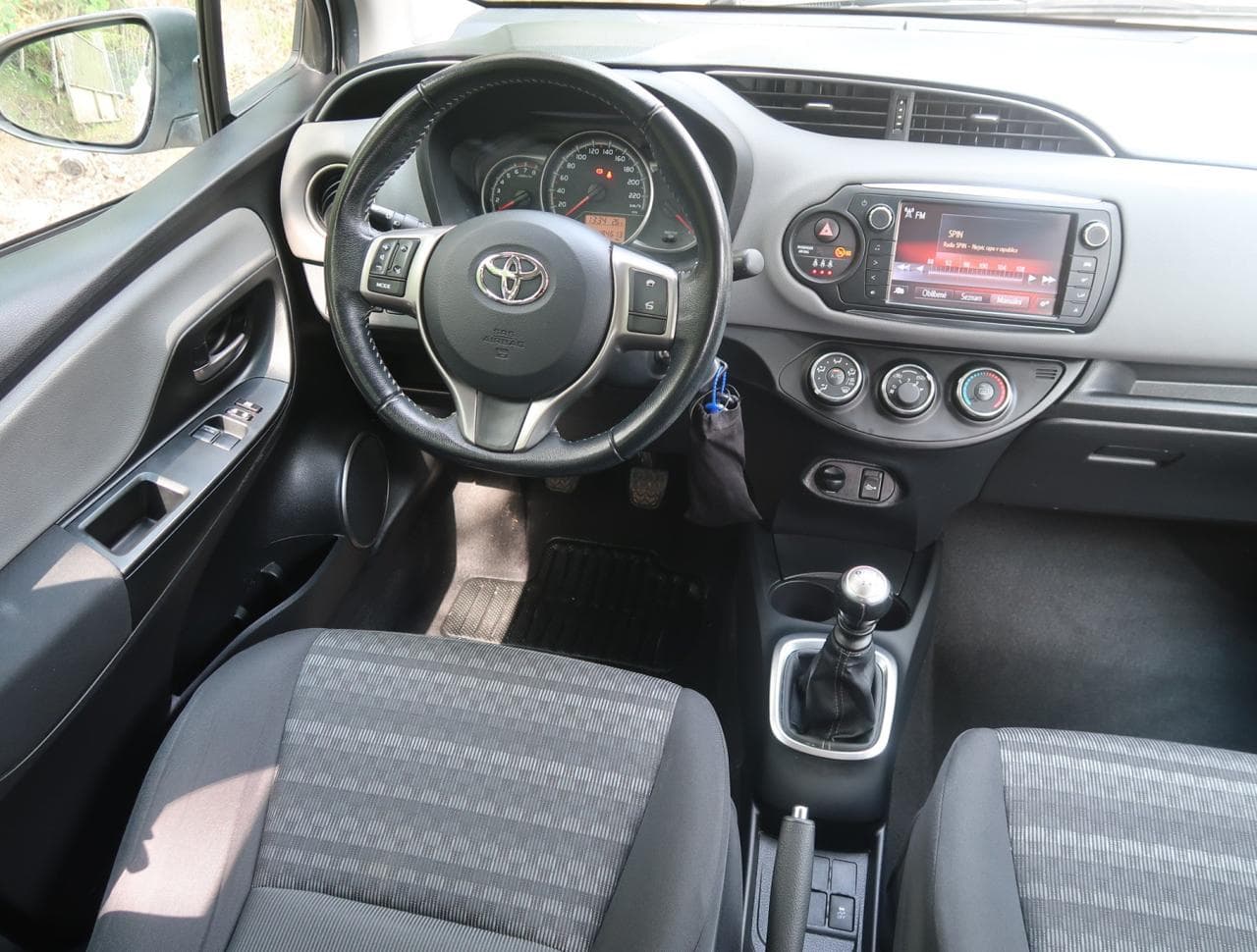 2017 Toyota YARIS - 9
