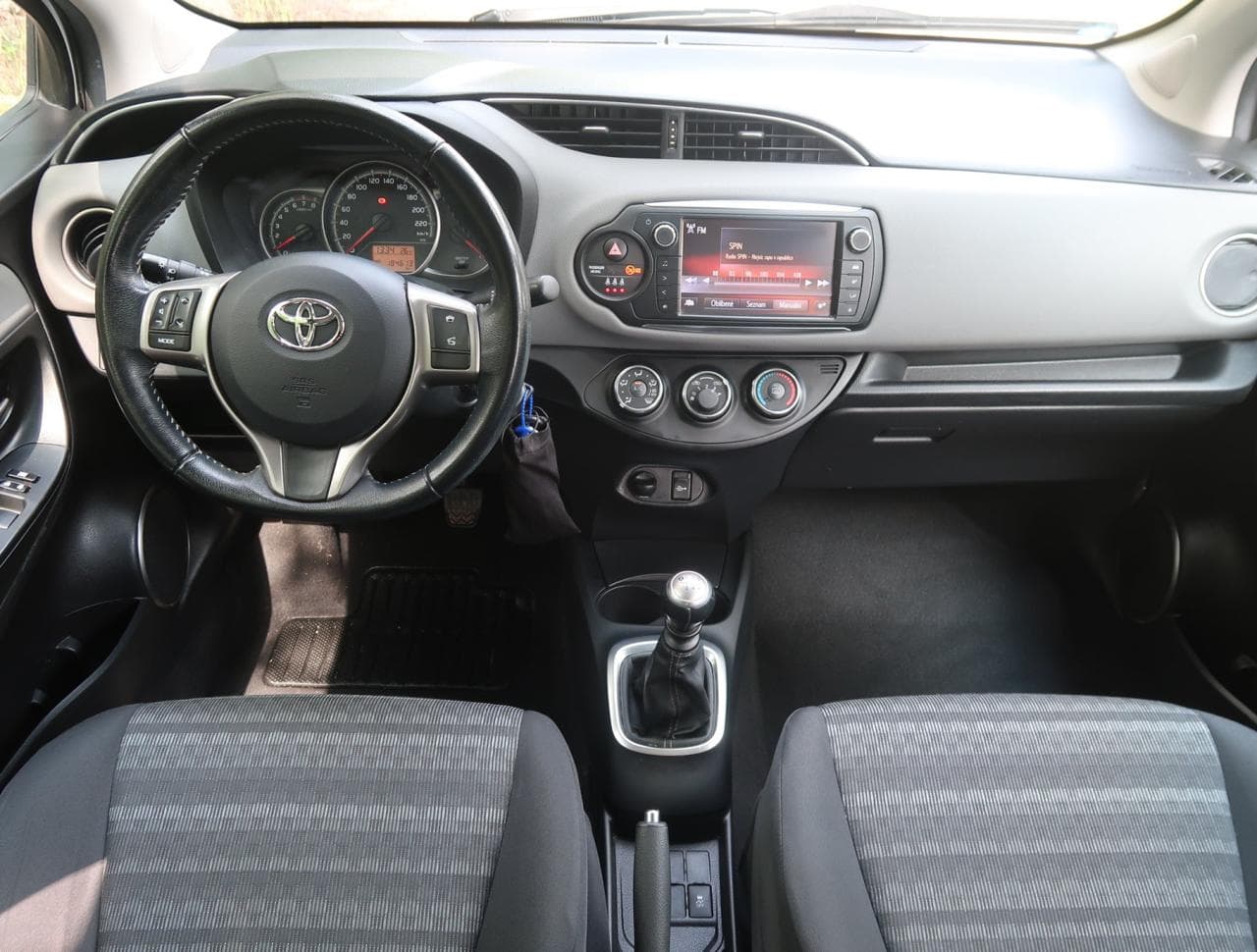 2017 Toyota YARIS - 10