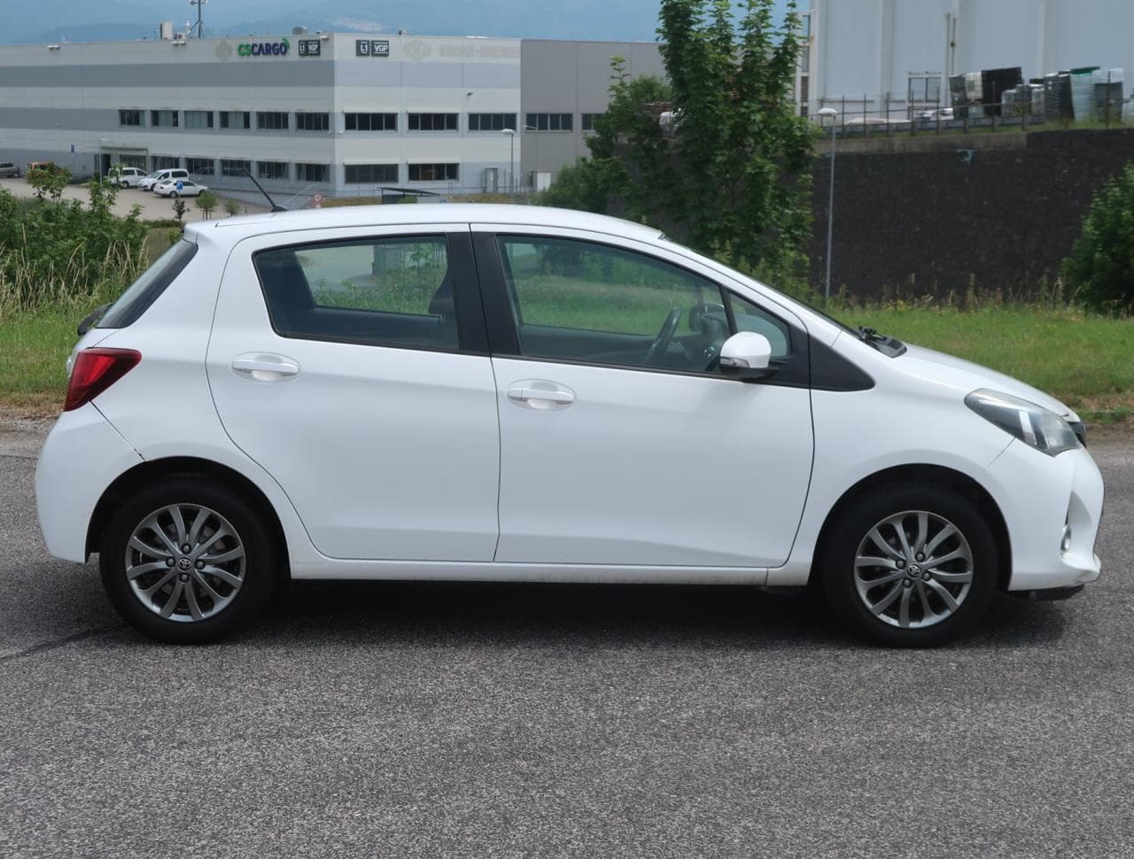 2017 Toyota YARIS - 8