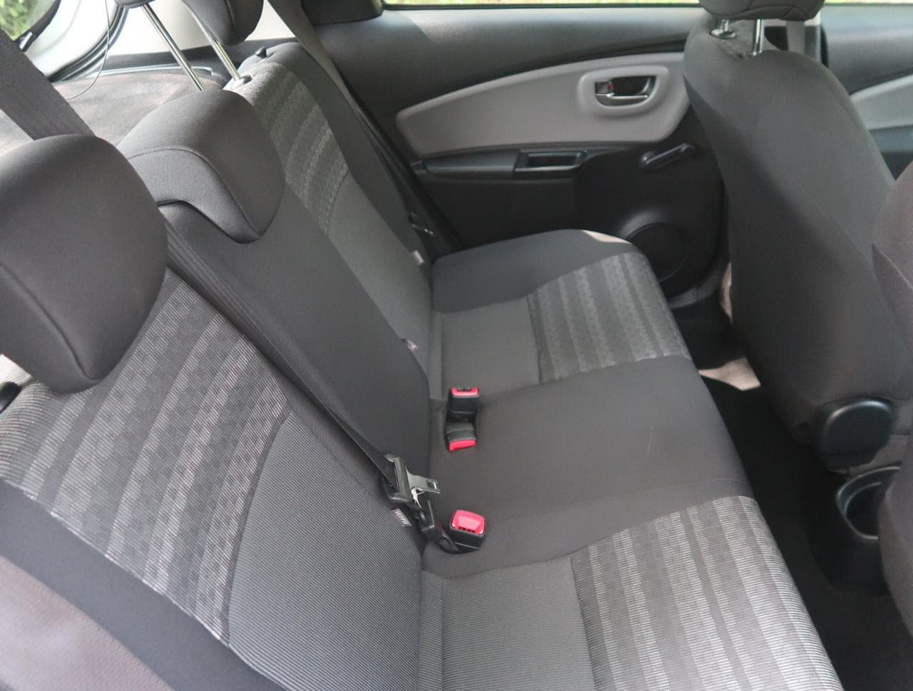2017 Toyota YARIS - 13