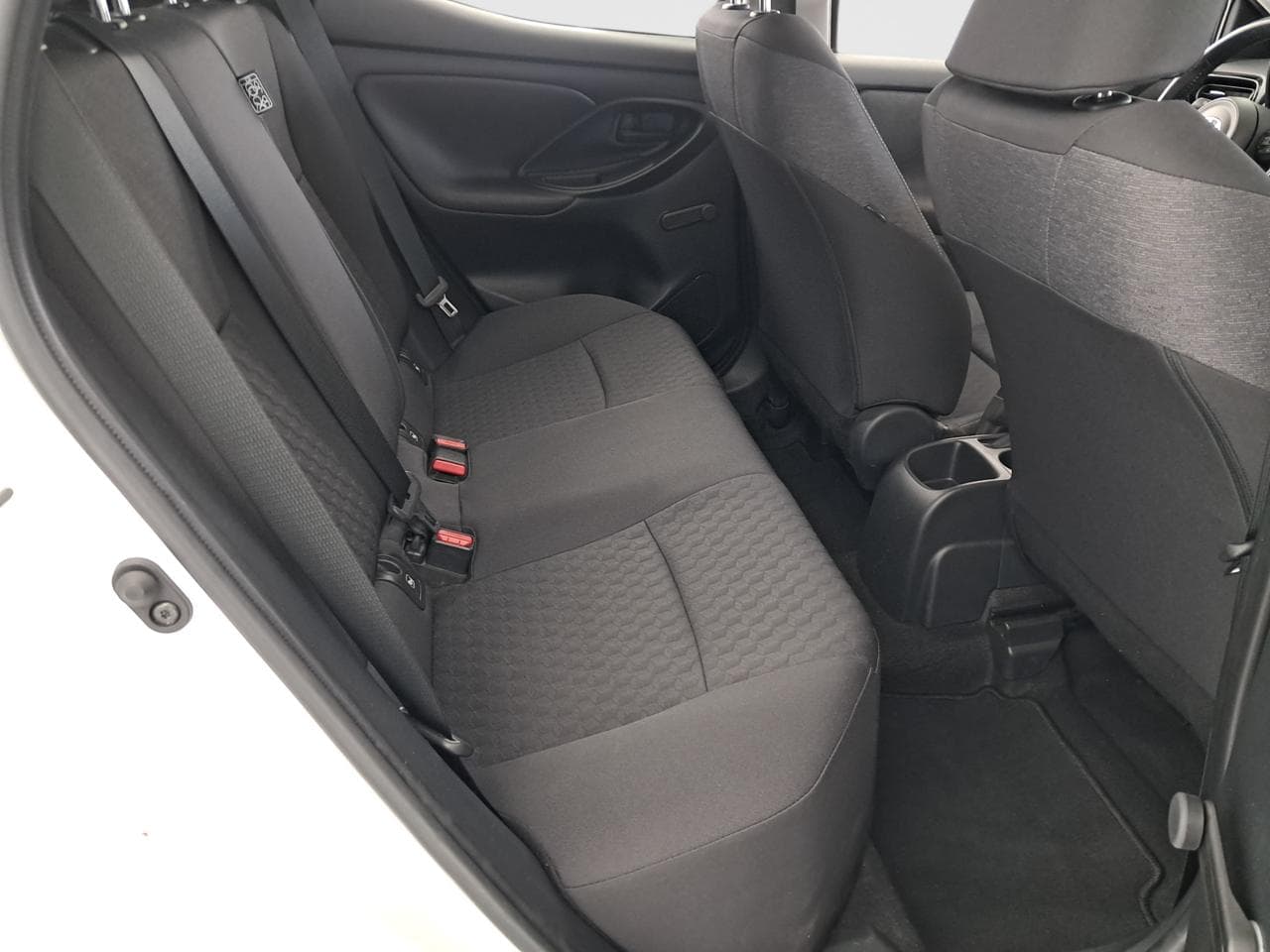 2021 Toyota YARIS - 13