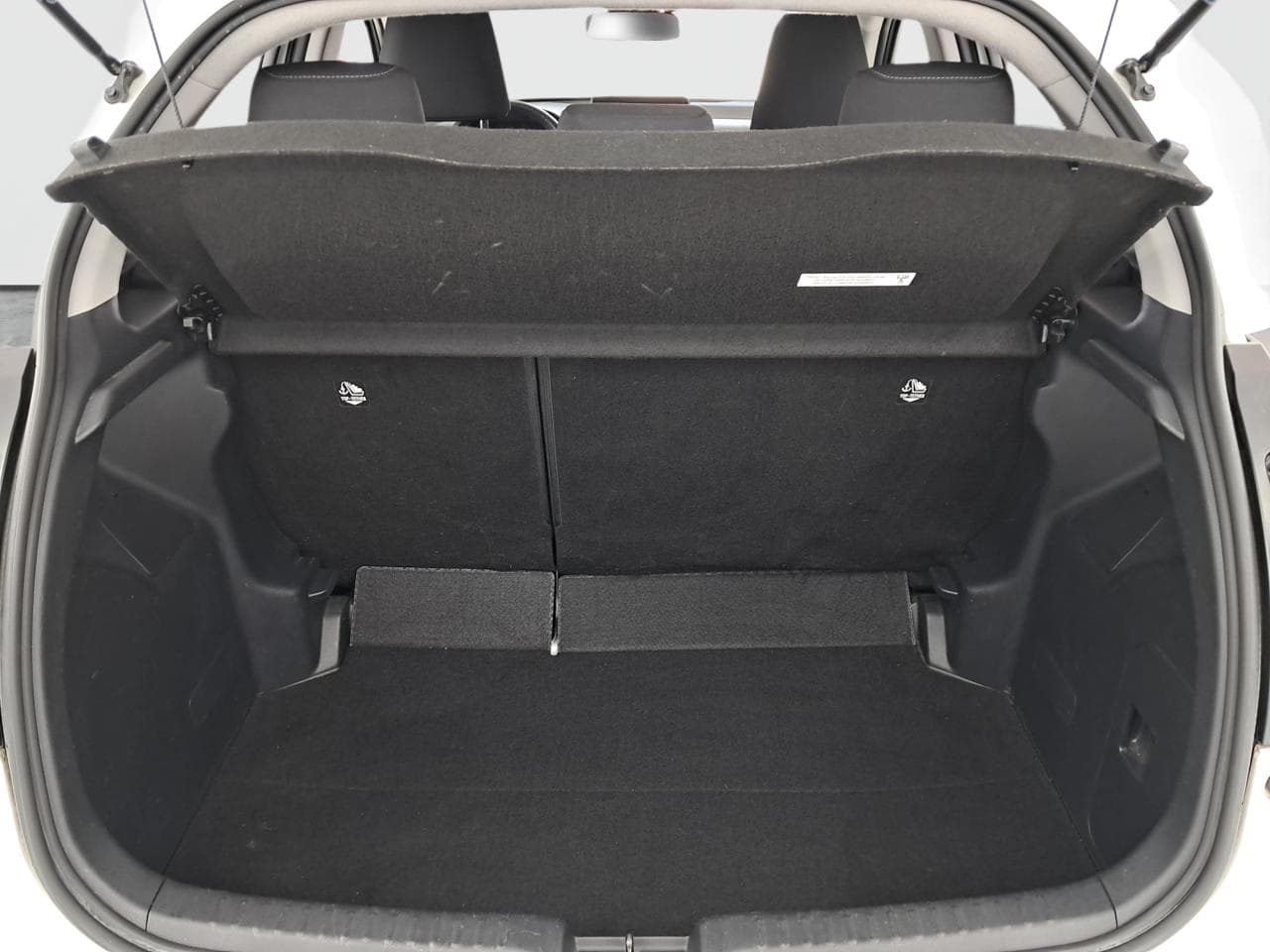 2021 Toyota YARIS - 19