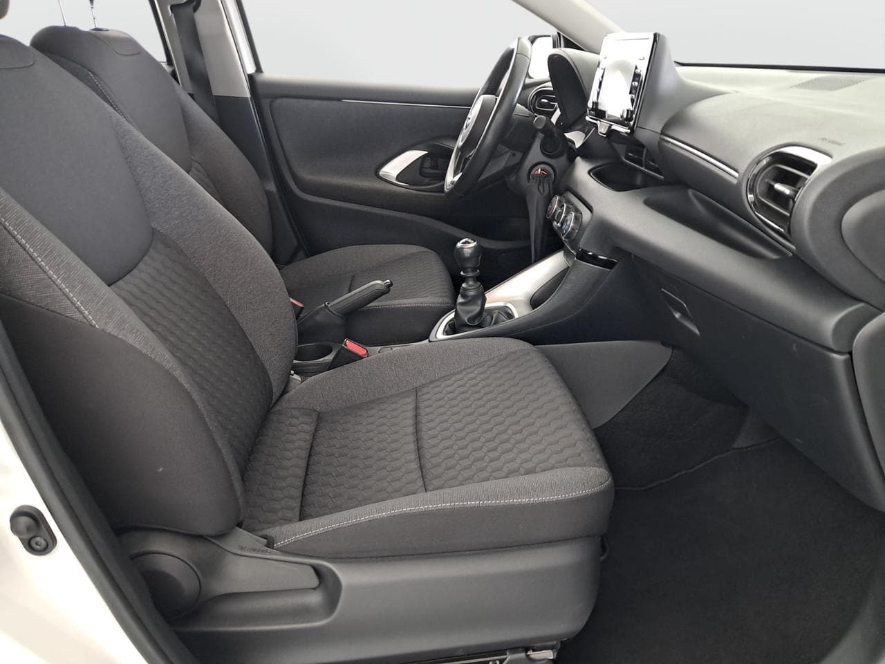 2021 Toyota YARIS - 12