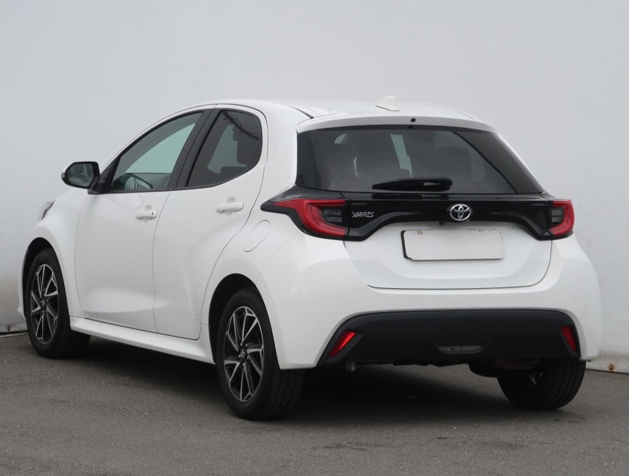 2021 Toyota YARIS - 5