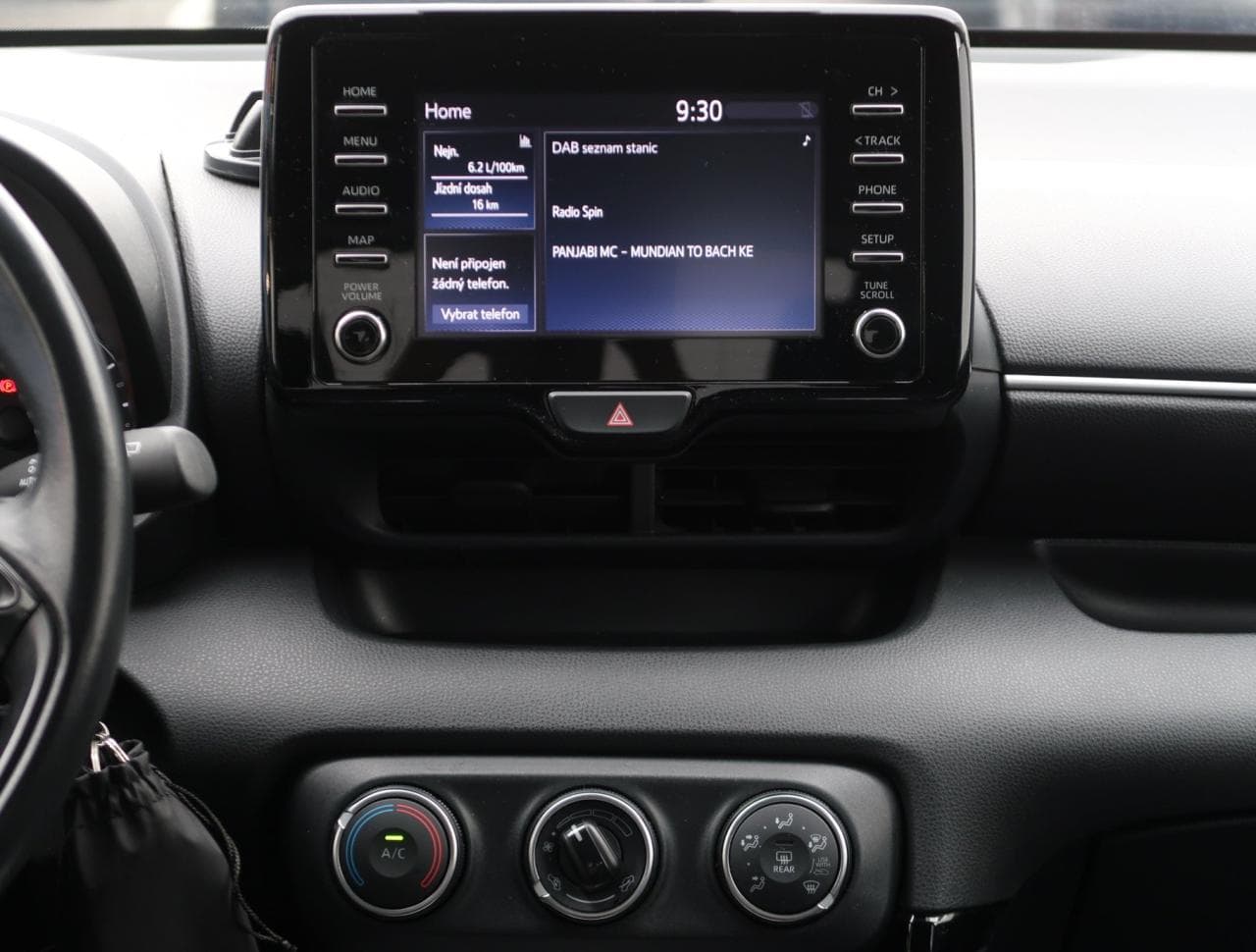 2021 Toyota YARIS - 18