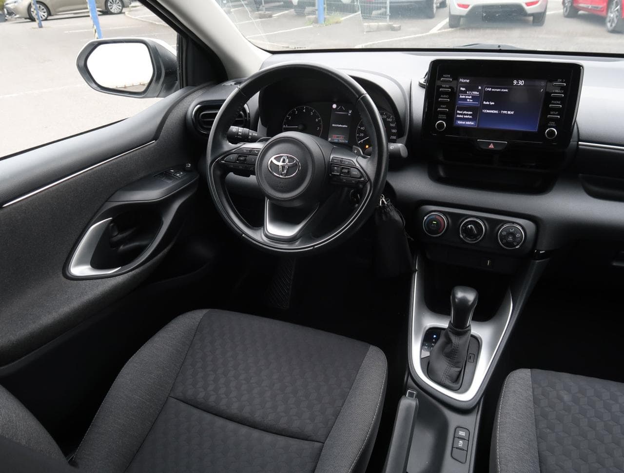 2021 Toyota YARIS - 9