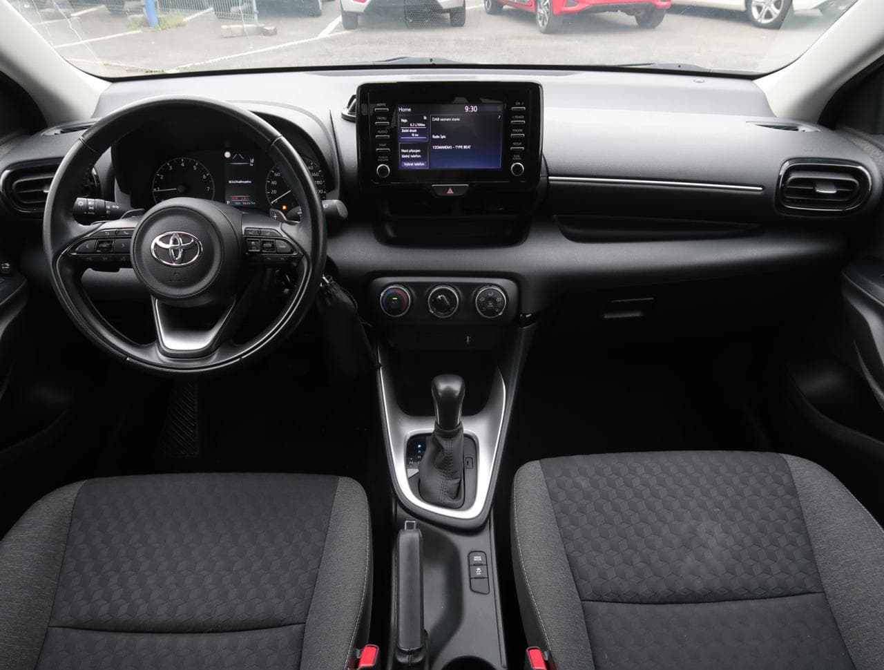 2021 Toyota YARIS - 10