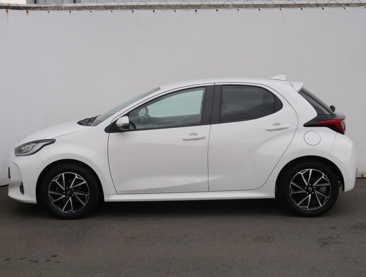 2021 Toyota YARIS - 4