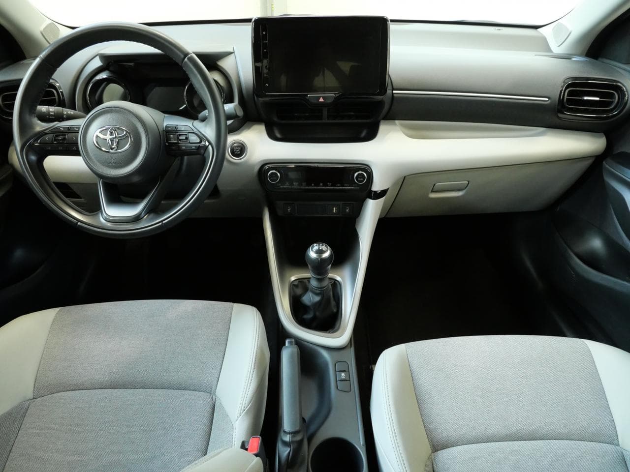 2023 Toyota YARIS - 8