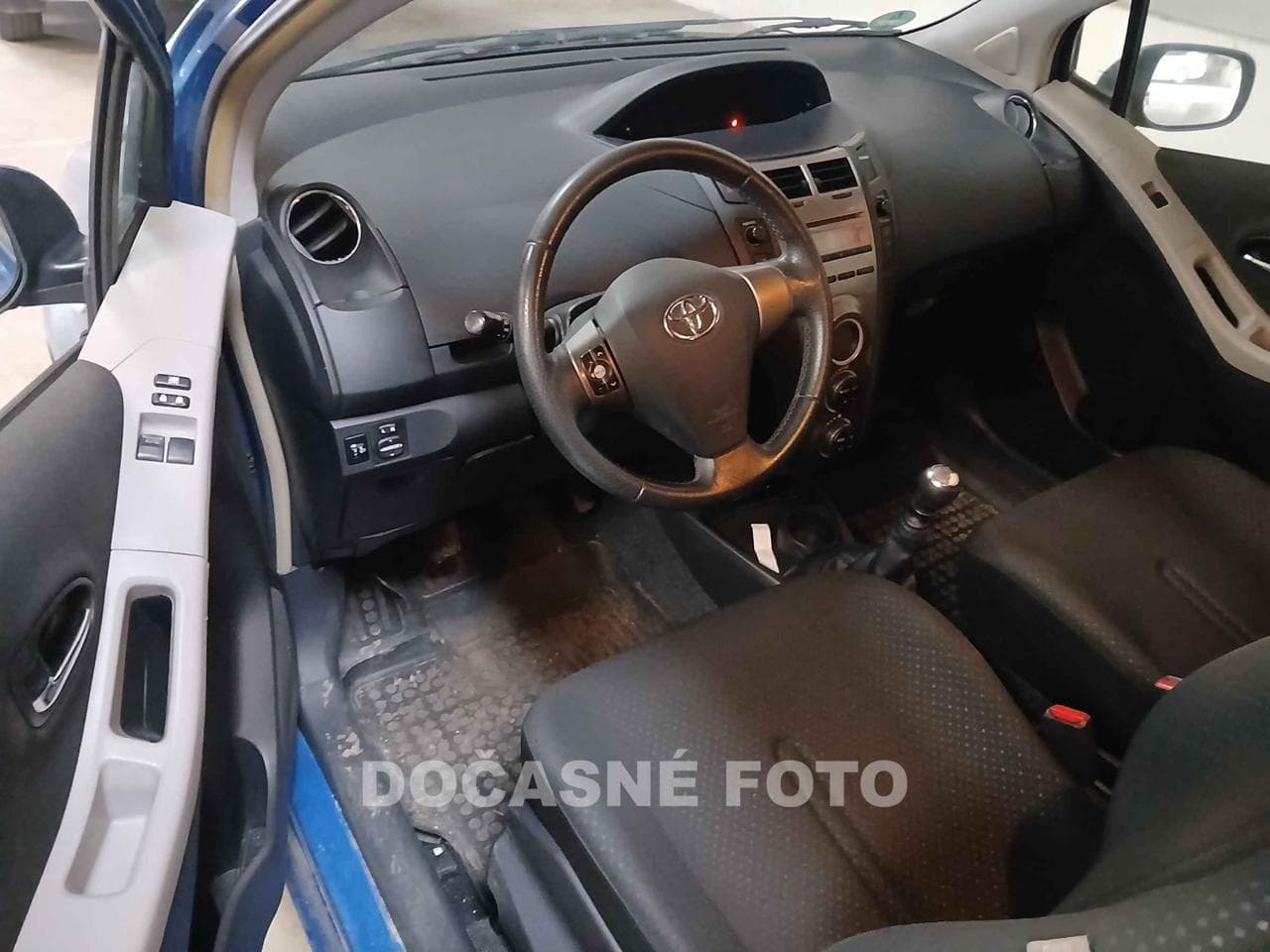 2010 Toyota YARIS - 3