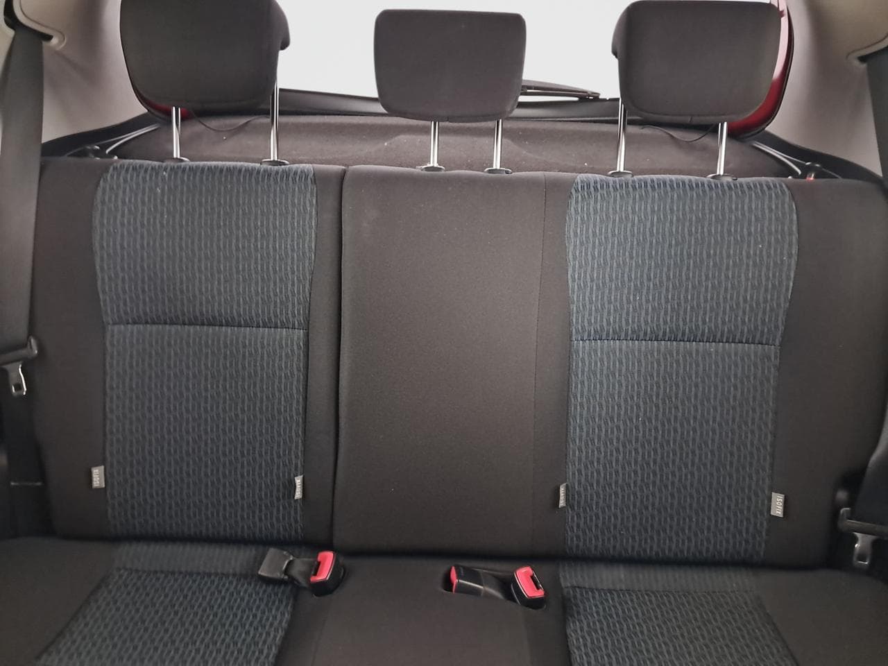2011 Toyota YARIS - 14