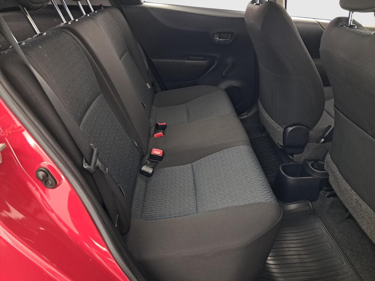 2011 Toyota YARIS - 13