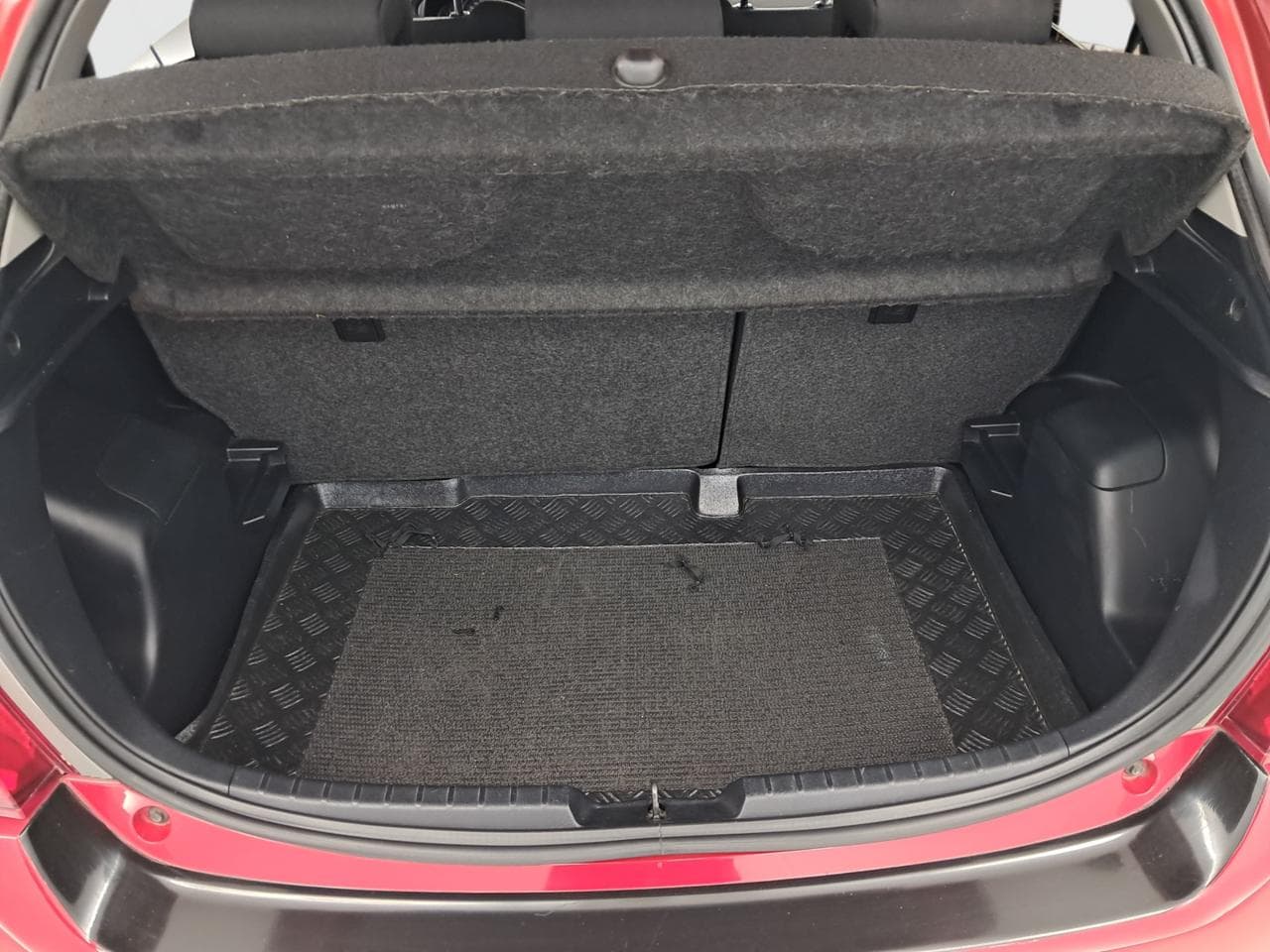 2011 Toyota YARIS - 19