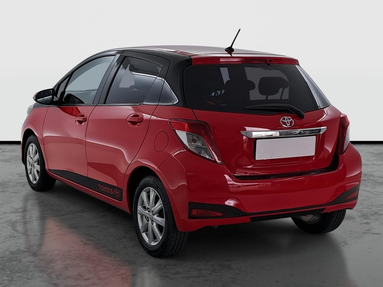 2011 Toyota YARIS - 5