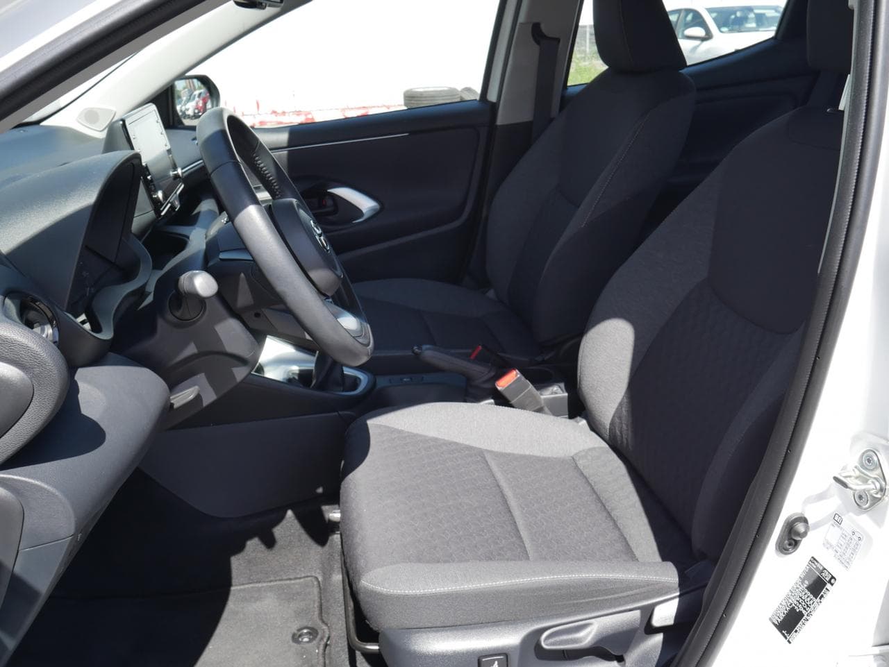 2023 Toyota YARIS - 9