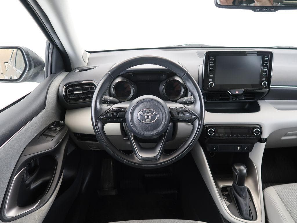2021 Toyota YARIS - 17