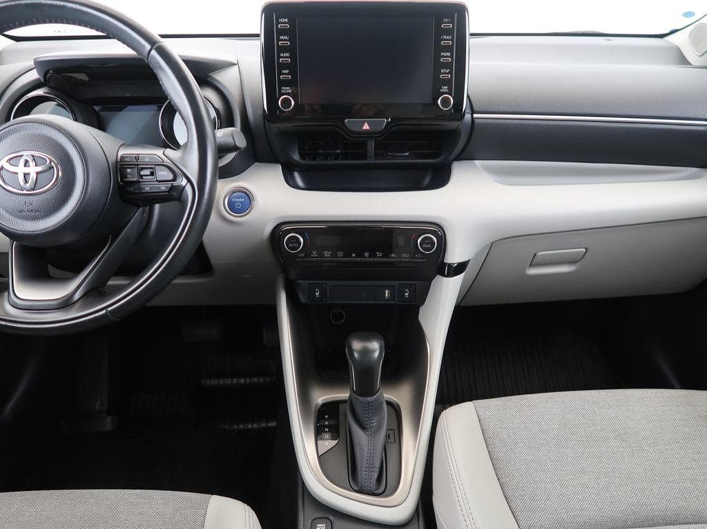 2021 Toyota YARIS - 18
