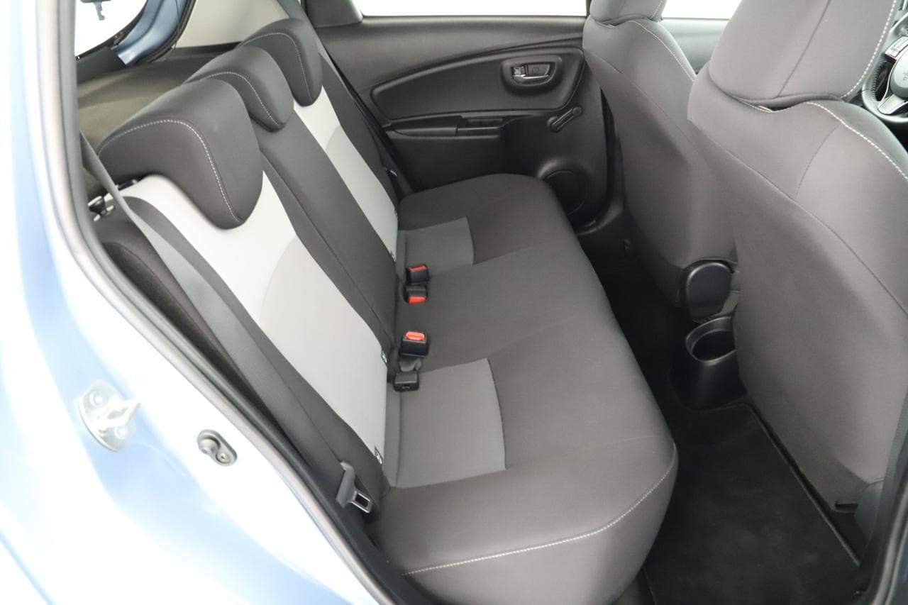 2017 Toyota YARIS - 11