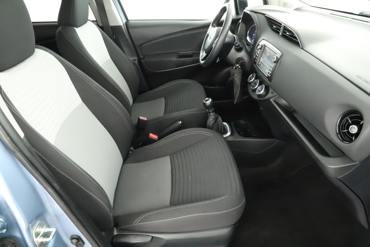 2017 Toyota YARIS - 10