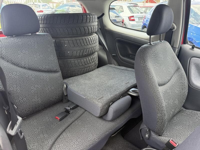 2005 Toyota YARIS - 10