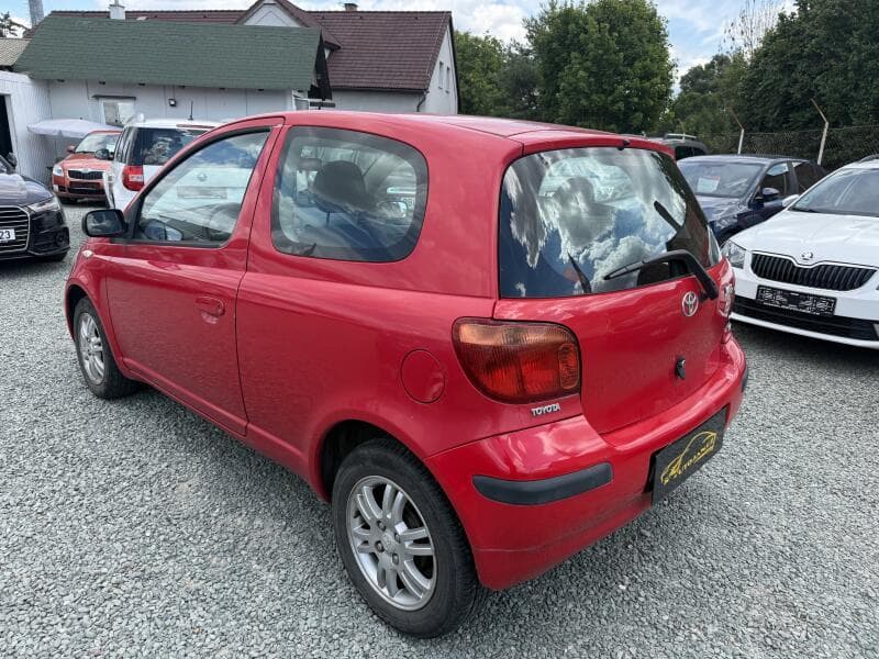 2005 Toyota YARIS - 4