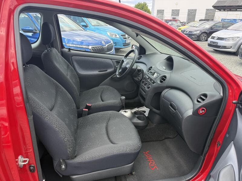 2005 Toyota YARIS - 9
