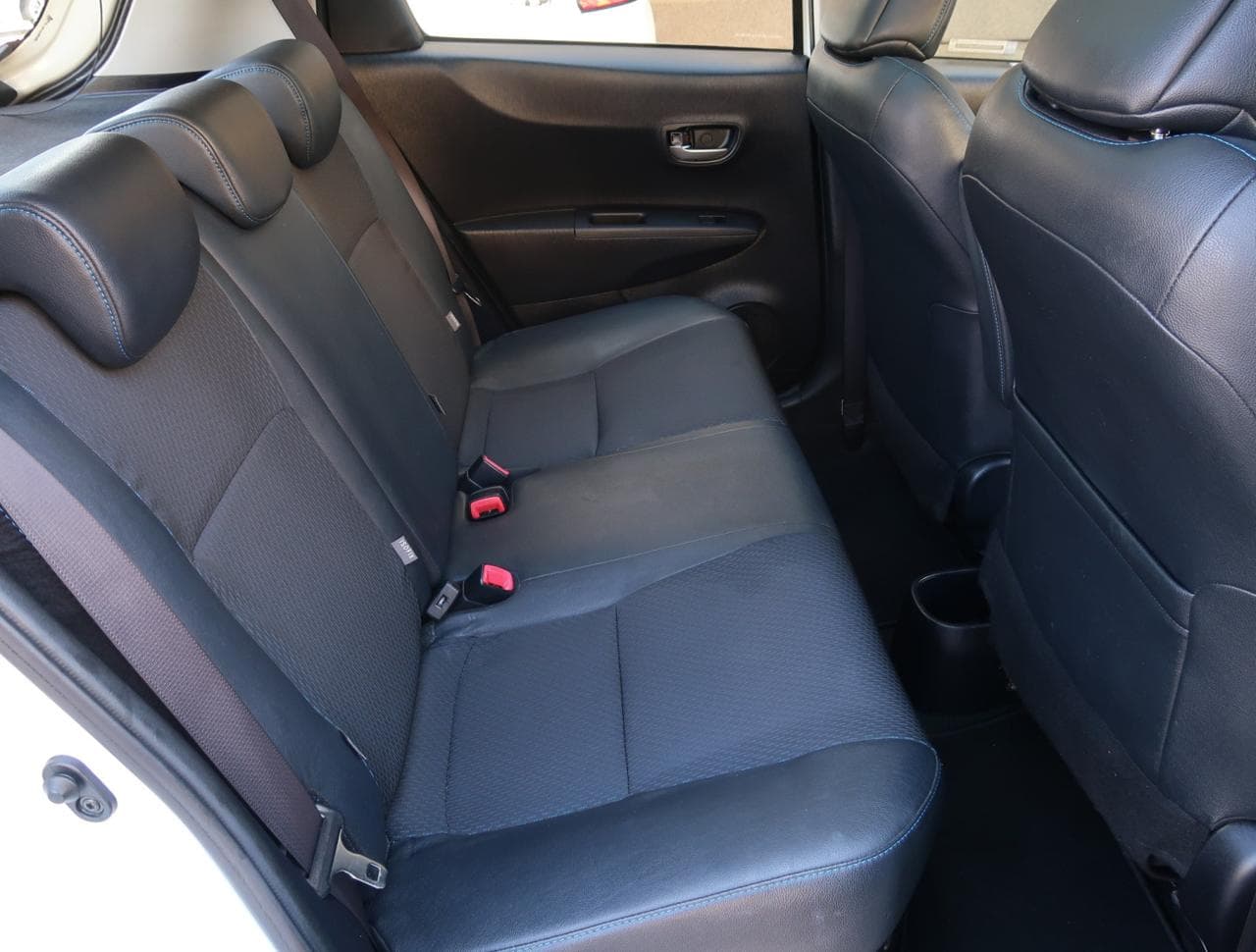 2013 Toyota YARIS - 13