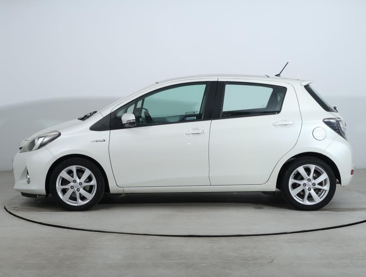 2013 Toyota YARIS - 4