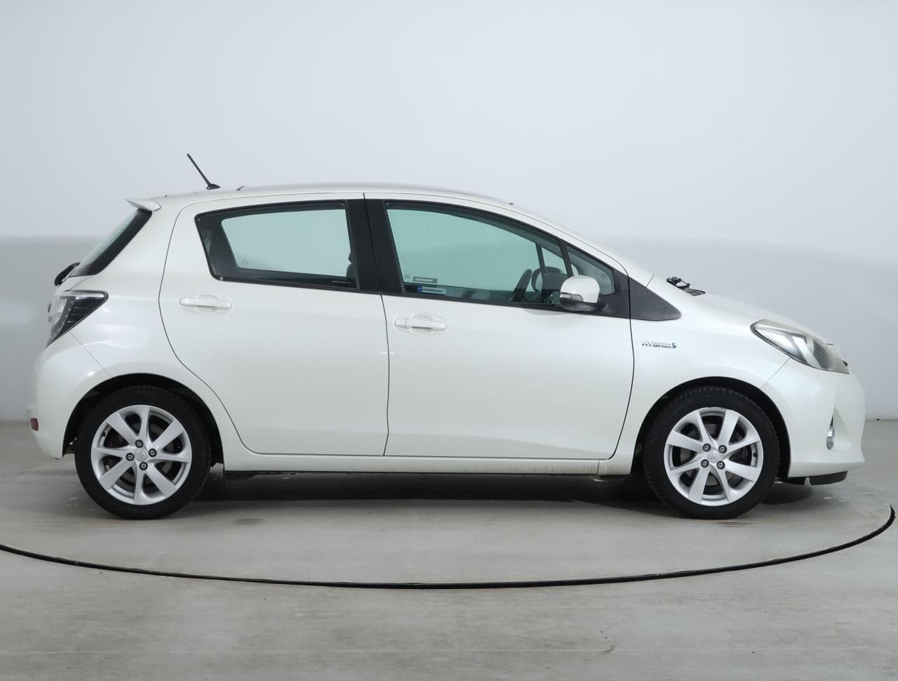 2013 Toyota YARIS - 8